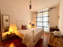 Blue Breeze Apartment, khách sạn ở Germignaga