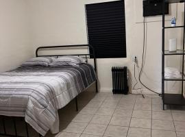Downtown Purple Apartment, hotel in Phoenix