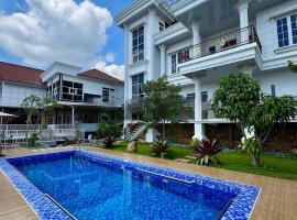 Villa putih 10 kamar, hotel em Tlekung