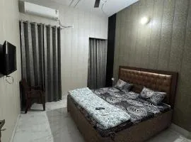 Independent House, 2 Bedroom, 2 Bath Livingroom,Lobby,kitchen,car parking