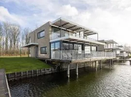 Hello Zeeland - Water villa Veerse Wende with fully fenced terrace