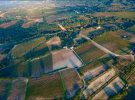 Ferme de restantier, love room, κατάλυμα σε φάρμα σε La Tour-dʼAigues