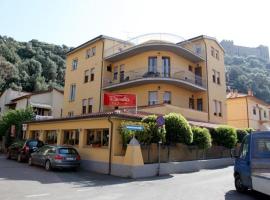 Albergo Rossella – hotel w mieście Castiglione della Pescaia