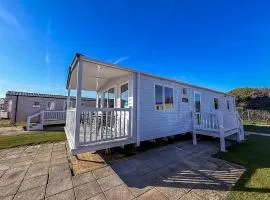 Beautiful 8 Berth Caravan With Decking At Hopton Holiday Village Ref 80016W