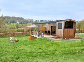 Tiny BlackandWood, Hotel in Redu