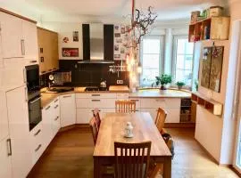 Top Wohnung in Stadtvilla mit Terrasse und Garten
