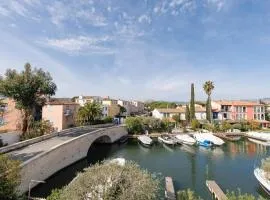 Une Maison Plein D Options YourHostHelper