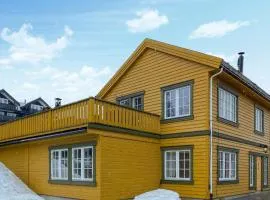 Beautiful Home In Bjorli With Wifi