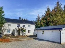 Gorgeous Home In Kverva With Wifi