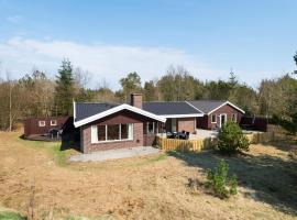 Cozy Home In Nørre Nebel With Sauna, hotelli kohteessa Nørre Nebel