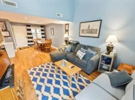 Stylish Notre Dame Condo - Sleeps 6 condo