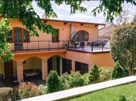 Villa Prague - Wellness, Pool, Jacuzzi, Sauna, Garden, Terraces