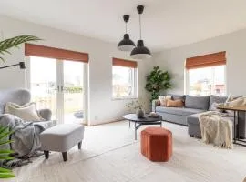 Modern Ground Floor Corner Flat with Rustic Patio