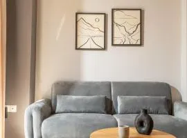 Pame Rentals - 2BD Modern Home Steps from Pasalimani