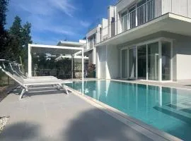 Stunning villa with pool and lagoon view