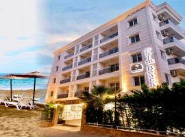 Palm Beach Hotel, hotel Silifkében