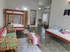 Hurgen Stay Dormitory, hotel v destinaci Bokākhāt