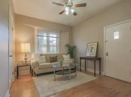 Peaceful One Bedroom Home near Chicago