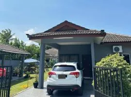 Tamu Nor Homestay Kuantan、クアンタンのバンガロー