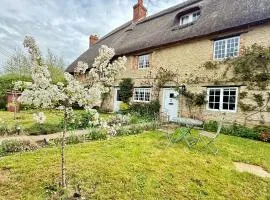 Swan Cottage, 5-Bedroom, Canal View, River, Private gardens, Free Parking's, WiFi, Oxford