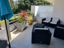 Magnifique appartement traversant à 300 m de la plage