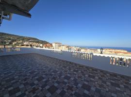 Grand Appart T5 avec Grande terrasse vue sur Mer, ξενοδοχείο σε Brarat