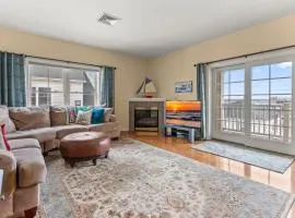 Private Balcony Steps to Beach K St Penthouse #6