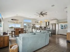 Basin Breeze Cottage AC Decks Water Views