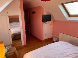 Roskeen house, acomoda&ccedil;&atilde;o em Tierna