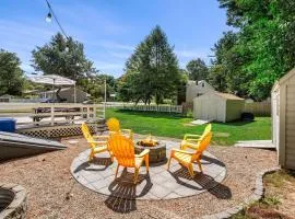 Fenced-in Yard Work From Home Elwyn Park