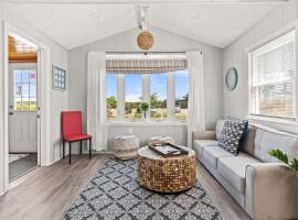 The Salty Dog Pet Friendly Private Yard: Hampton şehrinde bir otel