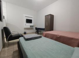 Apto Completo - Ar Condicionado e Garagem 01, hotel v mestu Barretos