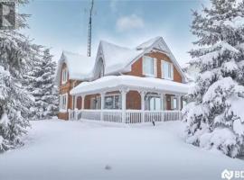 Farmhouse Resort, Hotel in Midhurst