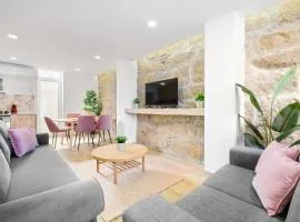 Sunny House with Patio, Walk to Attractions