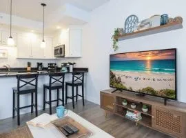 Steps to Beach King Bed Hampton Beach Hideaway