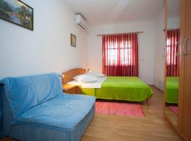 Apartments Mrnjica, ξενοδοχείο σε Brela