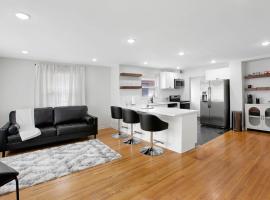 Chic Escape Near Mall of America, котедж у місті Міннеаполіс