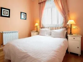 Hostal Adria Santa Ana