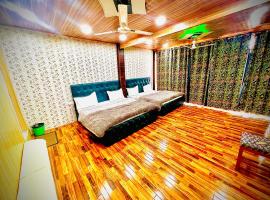 kaaka, hotel v destinaci Šrínagar