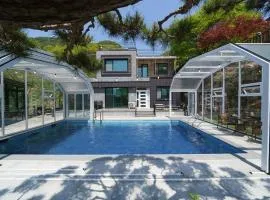 Miryang Pine Tree Pool Villa Pension
