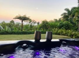 The Sugar Shack - Relax and unwind、Mialloのホットタブ付きホテル