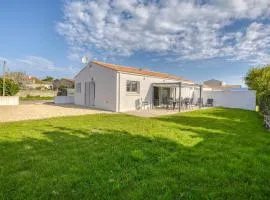 Stunning Home In La Brée-Les-Bains