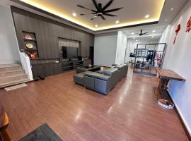 Golden Villa Homestay, casa de campo em Bintulu