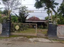 SPOT ON 94538 Sopo Paredangan Homestay