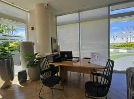 OYO 1143 The Emgrand Azure North