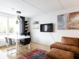 Lovely two bedroom apartment close to metro