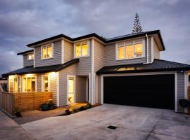 Modern, central & perfect for large groups!, hotel v destinaci Palmerston North
