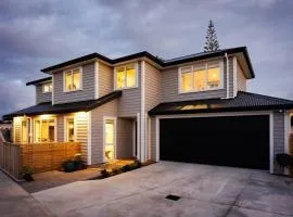 Modern, central & perfect for large groups!