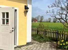 Lantlig lägenhet nära stranden