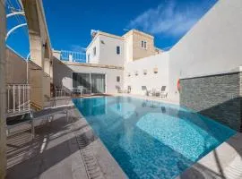 4 Bedroom Holiday Home with Private Pool in Island of Gozo